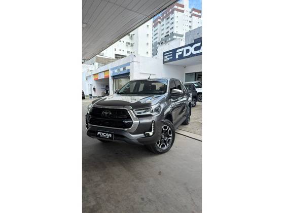 TOYOTA HILUX 2.8 D-4D TURBO DIESEL CD SRX 4X4 AUTOMÁTICO